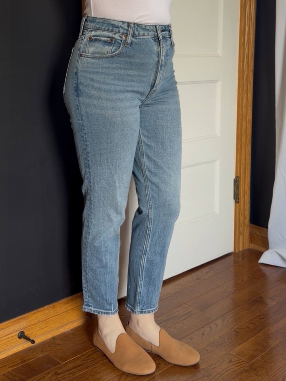 Abercrombie & Fitch The Mom High Rise Jean